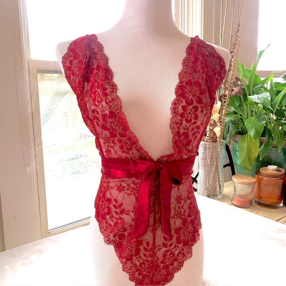 Red Lace Chemise with Floral Detailing and Satin Tie & plunging neckline
